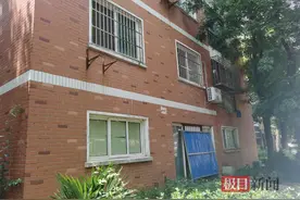 极目帮办|衣物被打湿业主疑邻居空调滴水所致，记者协调助多方达成和解图片