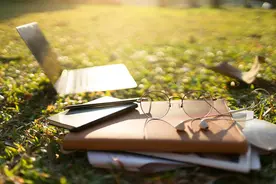 夜读丨毕淑敏：提醒幸福图片