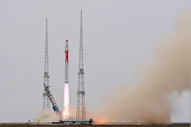 朱雀二号发射成功，中国商业航天的重大进步 | 新京报快评图片