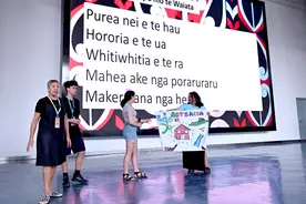 在37 ℃的上海，新西兰师生唱了一首毛利语歌曲，很清凉，很治愈图片