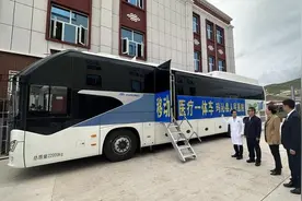 上海援青“移动医疗一体车”升级，千里之外缓解高原牧民看病难图片