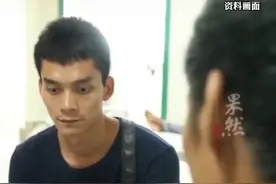 唐尚珺曾因复读学校10万元奖励放弃中国政法大学，父亲生病，部分奖金拿给父亲化疗：“在亲情和学业中选择亲情，无怨无悔”图片