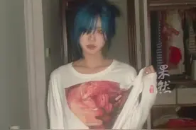 千万粉丝女网红“井川里予”晒照 ，被嘲低俗擦边搞软色情，本人回应: 我就是觉得很漂亮啊图片