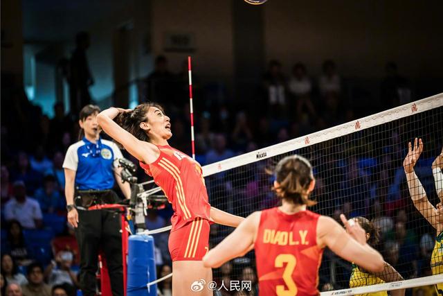 昂首挺进四强！世联赛中国女排3比1战胜巴西女排
