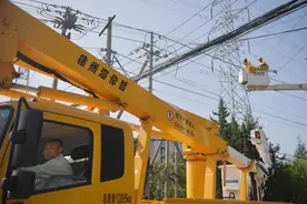 电线带电做“嫁接”，顺义区电网新建10千伏线路图片