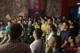 对话“讲着讲着演起来”的69岁西安导游杨建：每天工作8到10个小时，走到文物旁马上“来了劲”图片