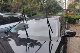 夏天高温雨刷容易坏 这样保养可以多用两年图片