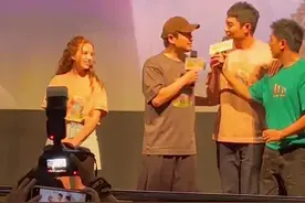 《超能一家人》郑州路演，沈腾、艾伦现场献唱片尾曲图片