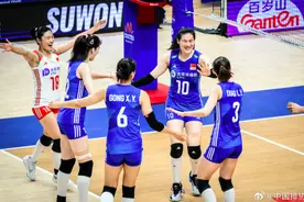 中国女排世联赛3比0战胜波兰队，决赛将于北京时间7月17日6时30分展开图片