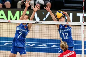 李盈莹谈击败波兰队：没有想“复仇”，放开手脚拼图片