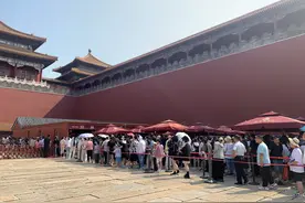 故宫博物院多措并举保证游客暑期顺利“进宫”图片