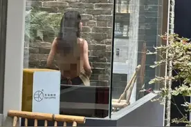 咖啡店回应“服务员衣着暴露”，网上擦边营销少了，才会对现实少些滋扰图片