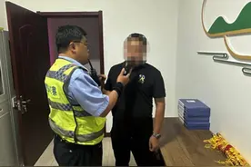 边开车边喝冰啤酒解渴 被查后称“寻思喝点不要紧”图片