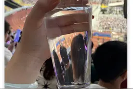 音乐节不让带瓶装水只能买高价分装水，合法但也合理吗？图片