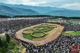 太热闹了！凉山彝族火把节今日在普格县拉开序幕图片