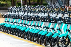 共享电单车，放还是禁？丨人民锐见图片