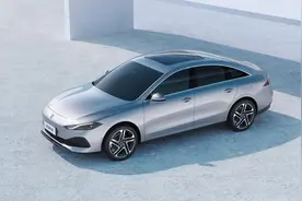 双车就位加速新能源转型的决心 荣威中高级混动轿车官图首发图片