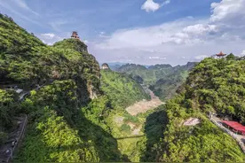 从废弃矿山到避暑目的地——朱砂古镇见证贵州万山转型之路图片