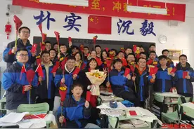 连年带领复读学生逆袭！现实版《追光的日子》在这上演图片