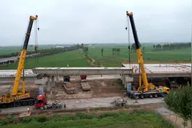 S237沁新线沁阳段跨S310长邵线崇义立交桥实现合龙图片