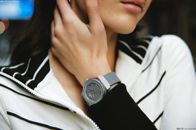 Hublot����Ƴ������ں��ѽ������Hodinkee������