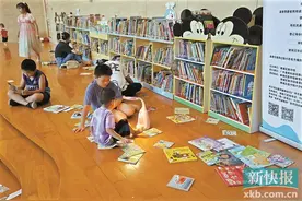 广州各区图书馆暑假读者人数创新高 青少年阅读区域一位难求图片