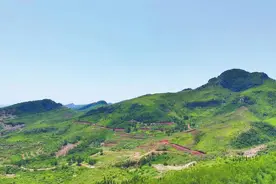 峭壁生水甘如饴 两泉相对似明珠图片