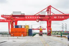 杭州首个千吨级内河港口开港试运行 年设计吞吐量300万吨图片