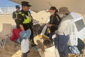 黄渤海新区公安分局开展“最美金沙滩，防盗宣传季”活动图片