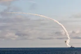 连续三晚遭“地毯式”轰炸，乌最大港口敖德萨“已不复存在” 俄罗斯激烈报复为哪般？图片