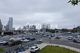 这个六岔口怎么走让人发蒙，石家庄交管部门称将重点关注，已调整信号灯图片