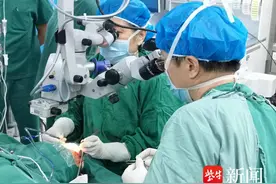 “终于又能看见啦！”江苏首例人工角膜成功移植，为79岁高龄患者带来光明图片