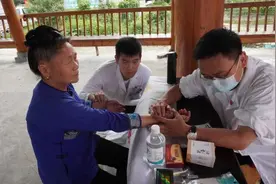 江苏一高校志愿服务团入黔开展支教支医实践服务图片