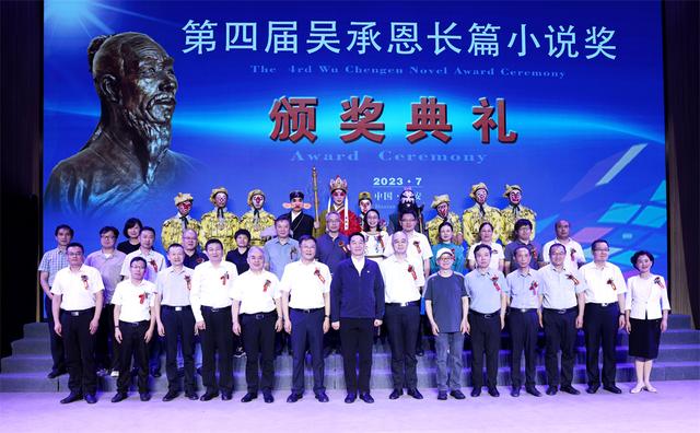 ���Ľ���ж���ƪС˵���ڻ����������߲���Ʒ��