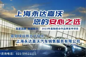 女孩为何流着泪、独自冒雨骑行？图片