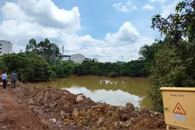 一口小鱼塘，纷争十四年图片