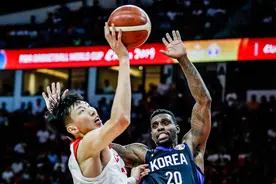 国际篮联规定，正式比赛每队最多只能有一名入籍球员图片