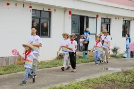 萌娃化身“小茶农”！金山这里的暑期活动解锁“快乐”新方式→图片