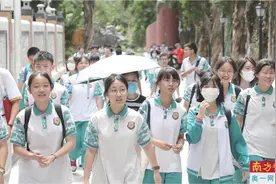 “摇一代”初中三年 民办公办经历了哪些考验？图片