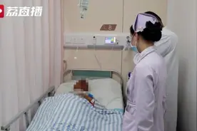 男子狂吃小龙虾，半夜无法呼吸险丧命！图片
