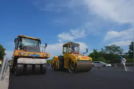 川内唯一！沪蓉高速公路观测点路面施工完成图片