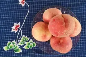 一个桃子66元，一颗葡萄10元，凭啥？图片