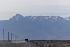 丝路南北道交会：穿行在天山与盆地之间图片