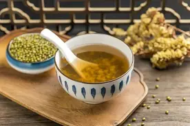 夏天别光喝绿豆汤了，绿豆加上它，清热更消暑图片