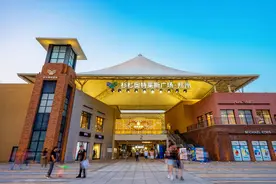 “豫”你携手看中原②丨一站式服务“帮到底” 这里要打造国内奥莱“天花板”图片