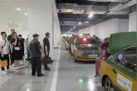 潍坊火车站北广场地下停车场启用，白天夜间各免费停车2-3小时图片