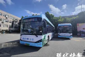 南京公交再添4条敬老线，方便坐轮椅乘客上下车图片