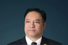 人民控股集团董事长郑元豹：根在中国，藤在全世界图片