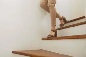 女性更易在楼梯“跌伤”！新研究总结了这些危险动作图片