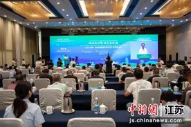 2023中国·扬州新能源专用汽车产业发展大会举行图片